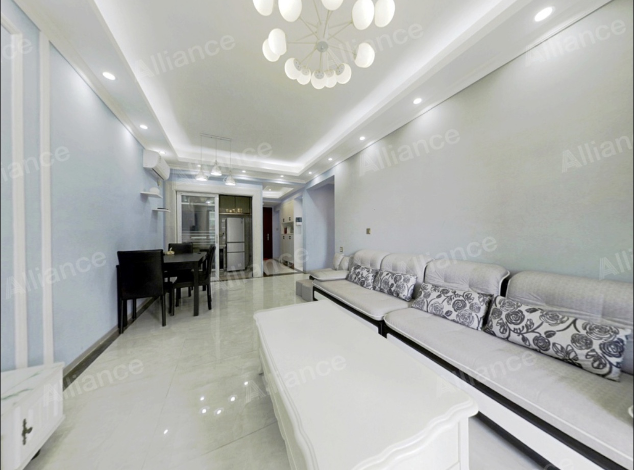 依云公馆有精装3房限时出售，99.8万91方