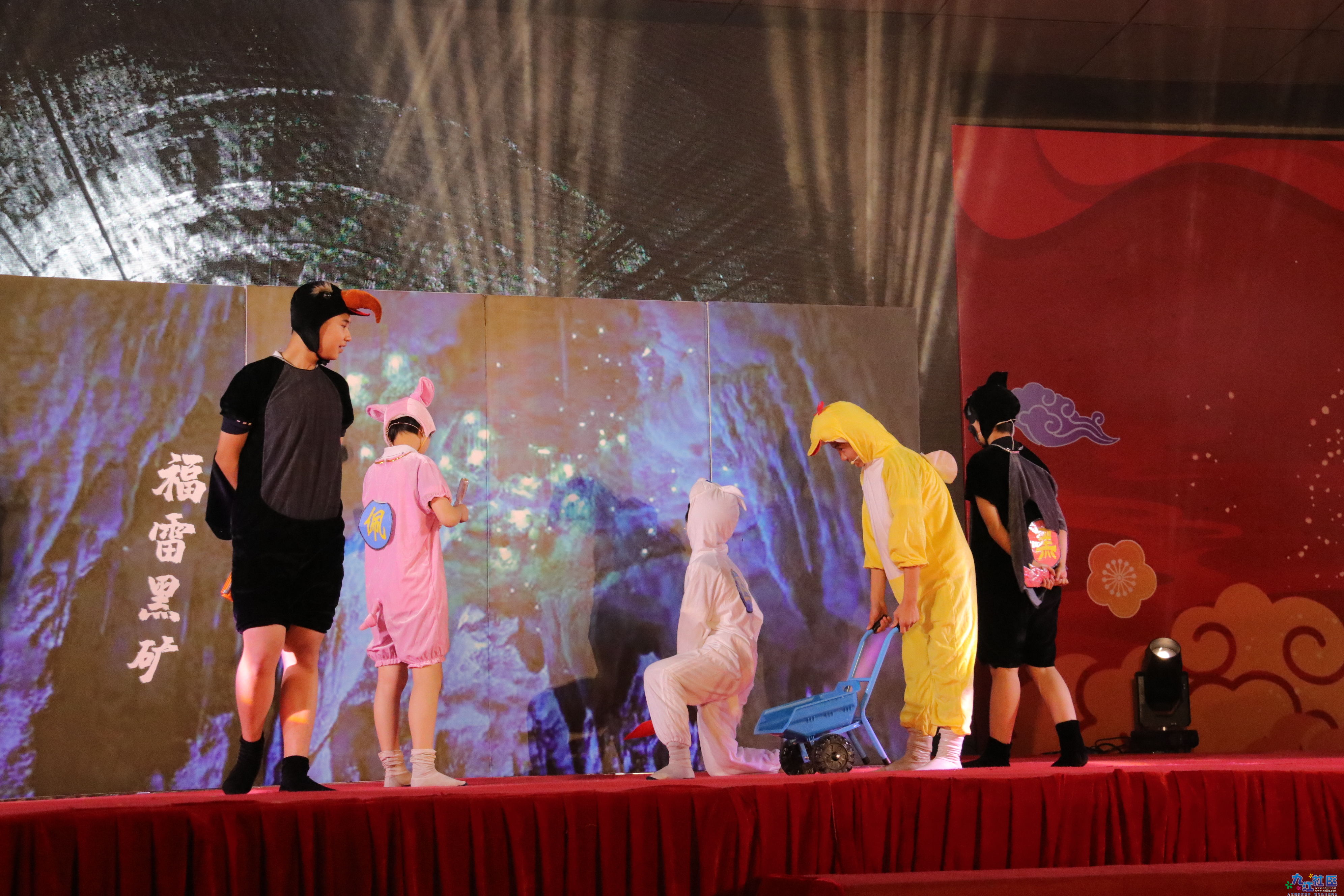 9 华光中学 校园情景剧  《奇奇历险记》3.JPG