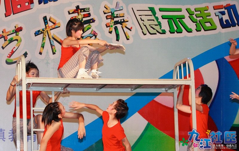 2011华光中学原创舞蹈《女生宿舍》