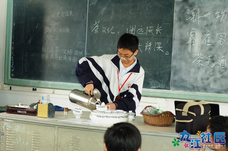 华光中学七年级6班在上特色校本课程----潮州工夫茶