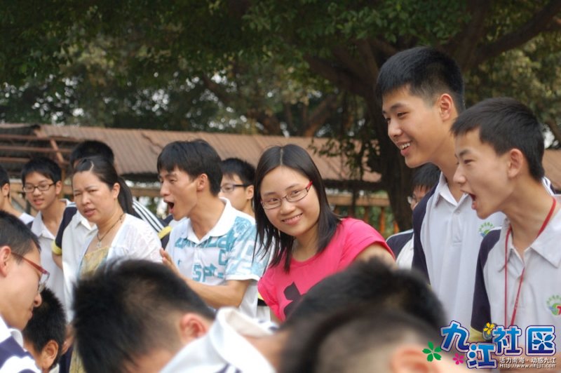 九江镇华光中学多姿多彩的第9节课外活动