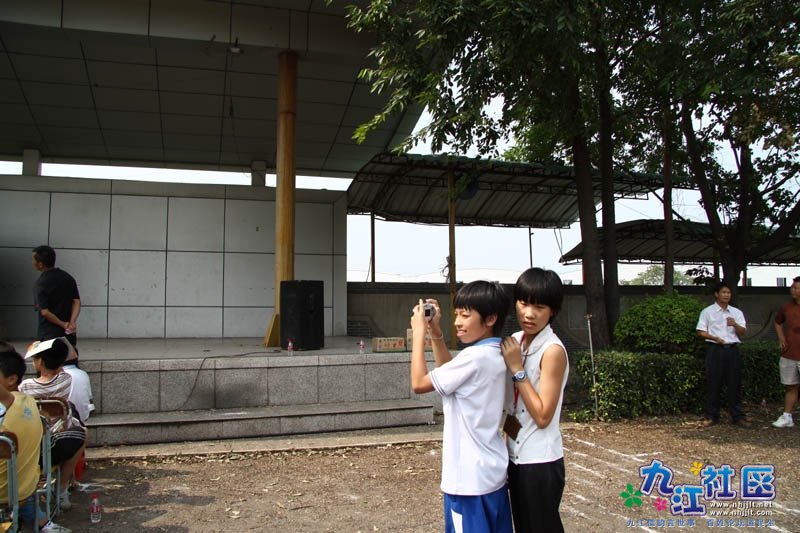 华光中学摄影社团学生拍摄实践