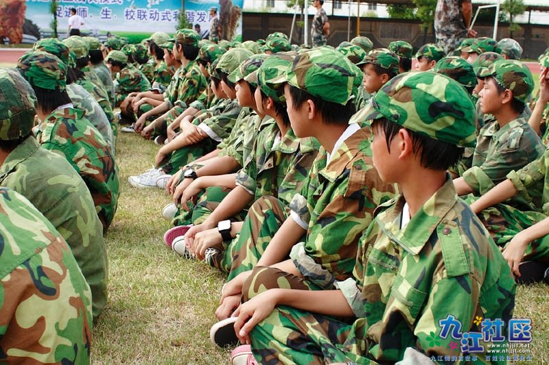 2011华光中学学前教育军训