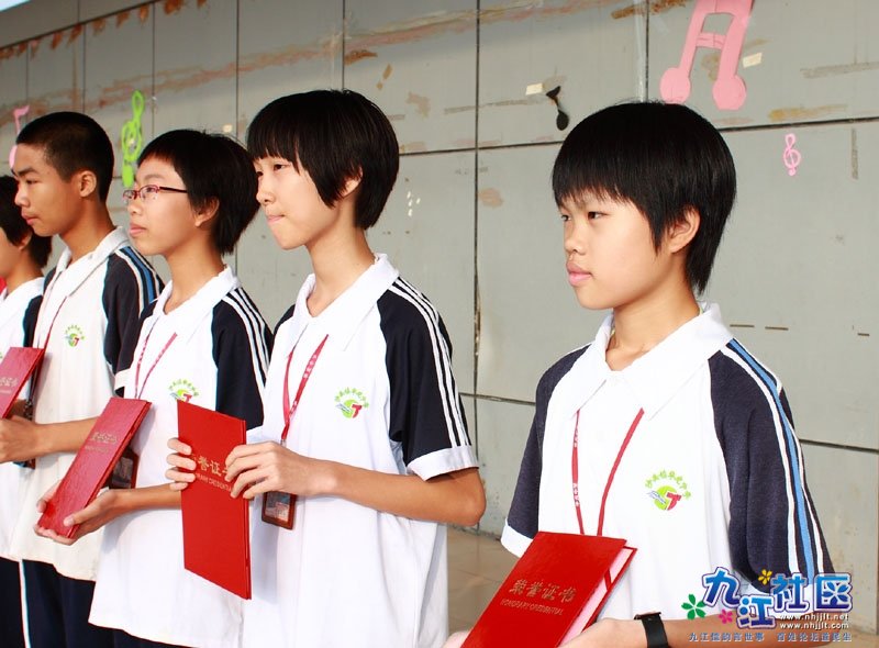 20111010华光中学国庆唱红歌颁奖